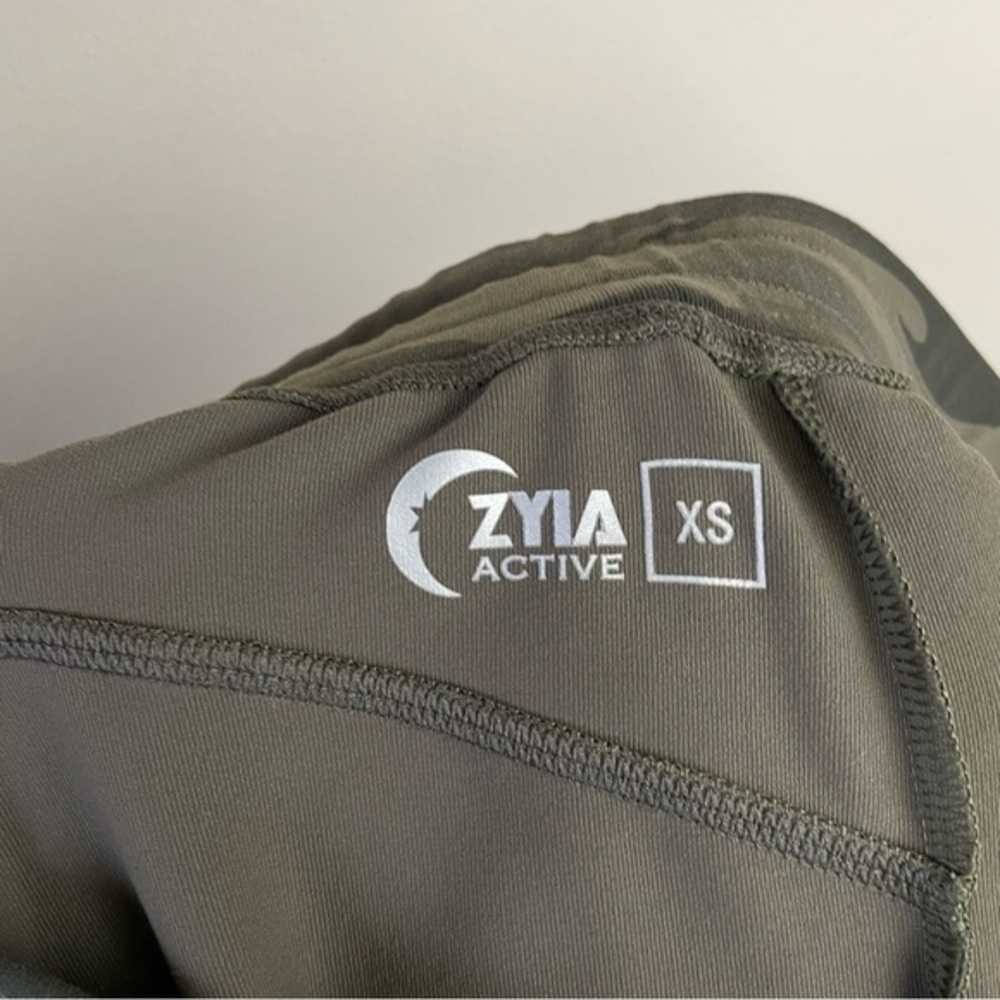 Zyia Green Camo Unwind Joggers - Picture 11 of 11